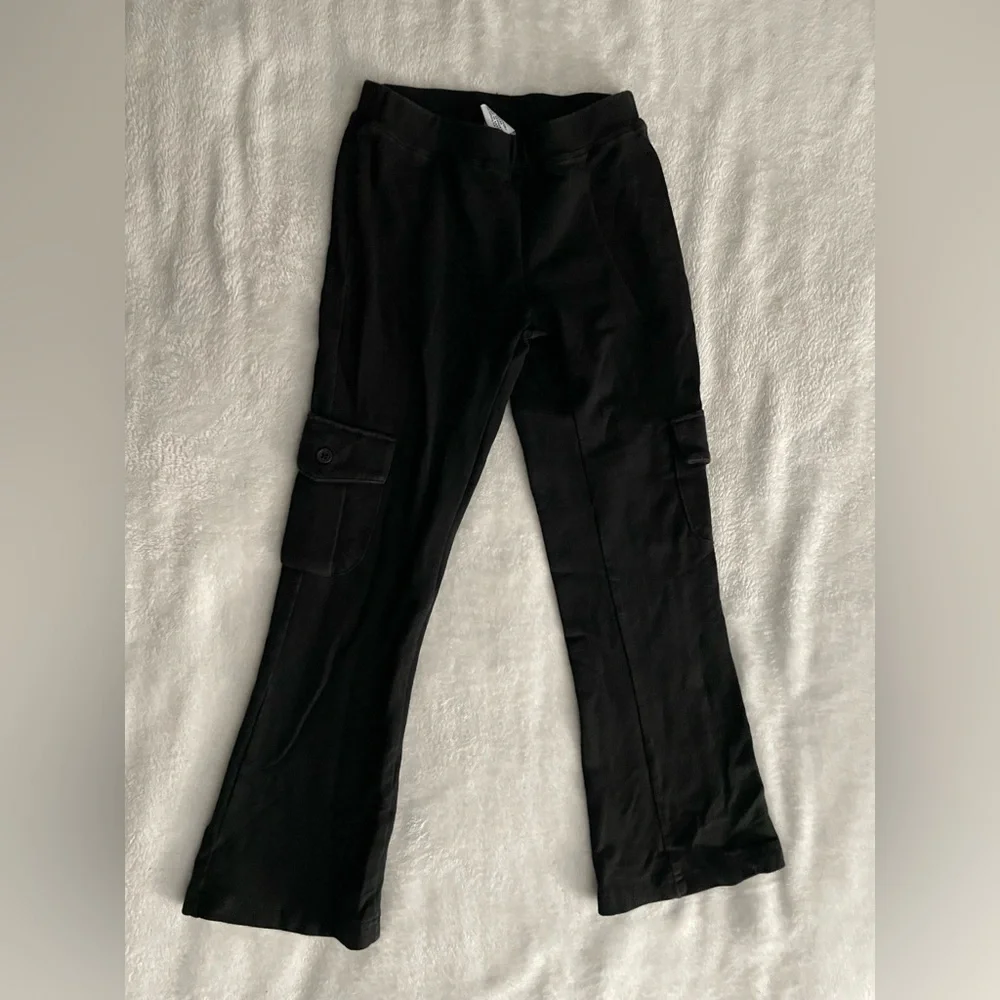 Old Navy black cargo flare pants with pockets girls size 7
